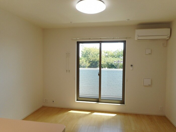 物件内観写真4　(居室)