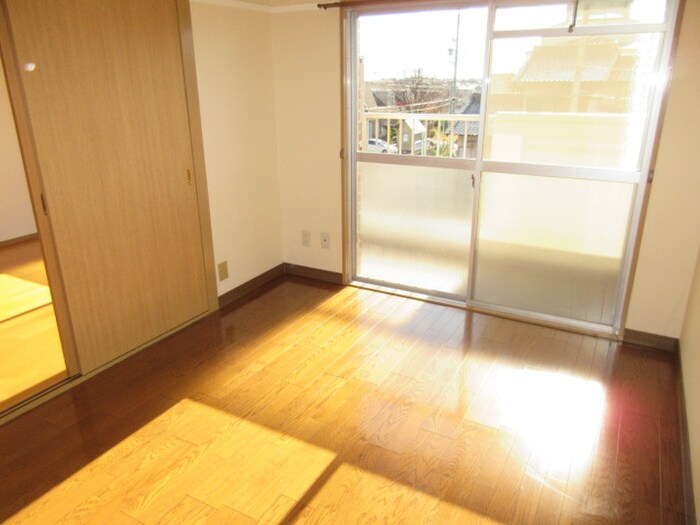 物件内観写真10　(居室)