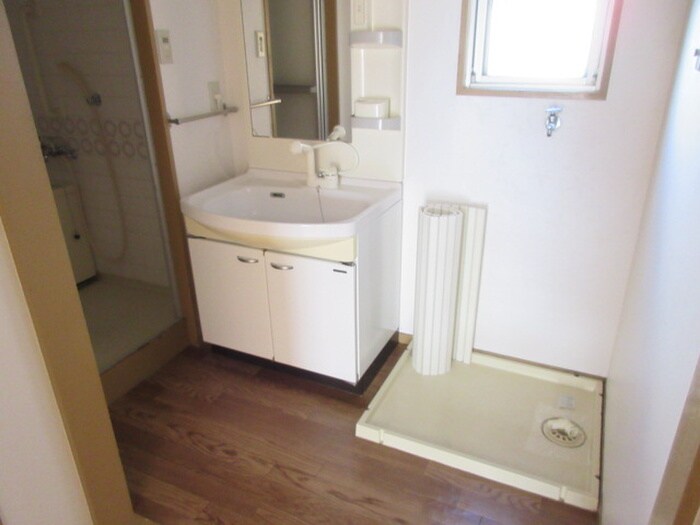 物件内観写真11　(洗濯機置場)