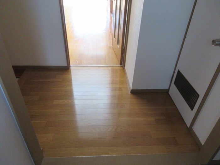 物件内観写真18　(廊下)