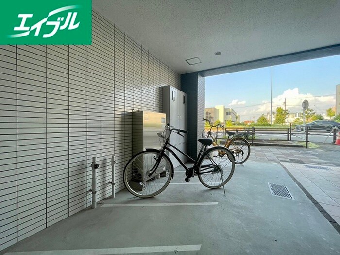物件外観写真3　(駐輪場)