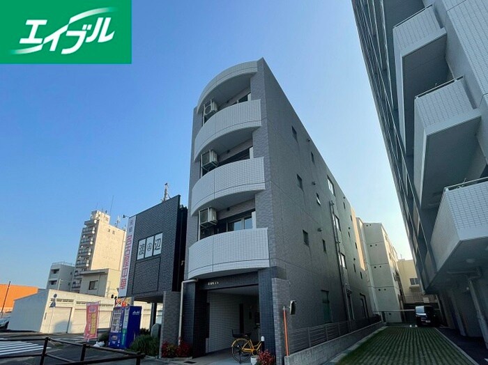 物件外観写真4　(エントランス部分)