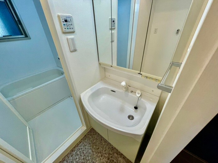 物件内観写真12　(洗面)