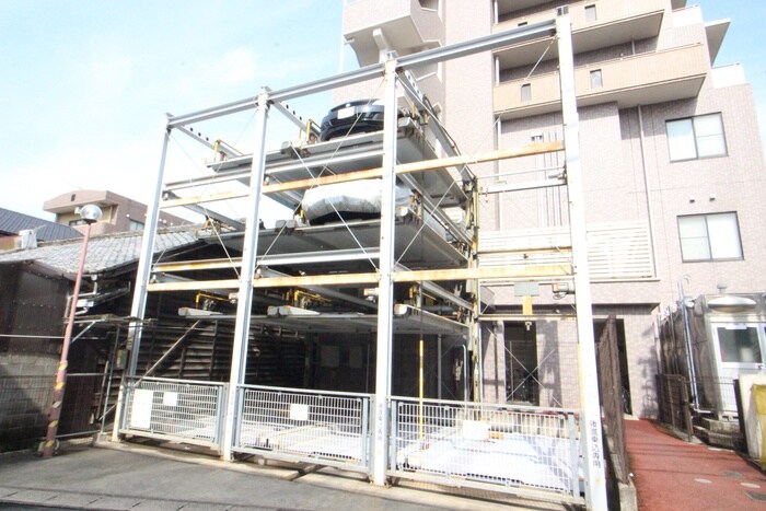 物件外観写真4　(駐車場)