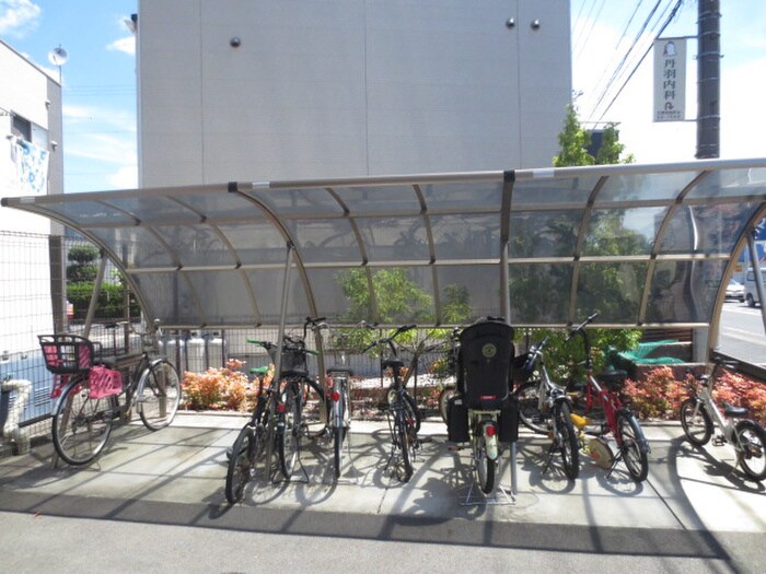 物件外観写真4　(駐輪場)