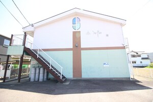 ＳurpＬUS遊外観写真