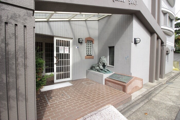 物件外観写真5　(エントランス部分)