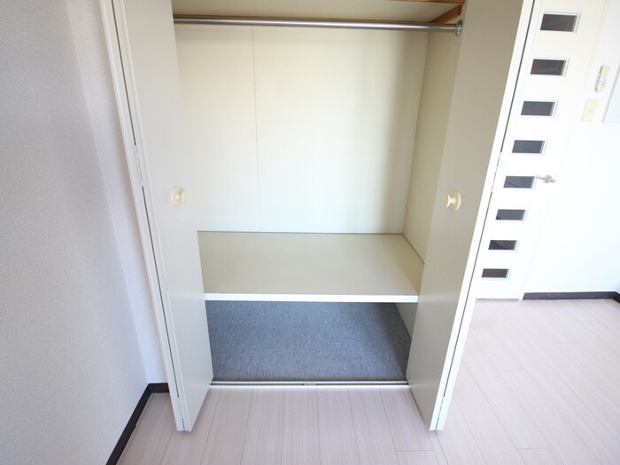 物件内観写真12　(収納)