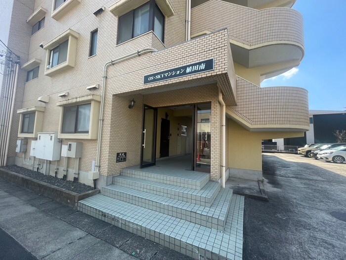 物件外観写真6　(エントランス部分)