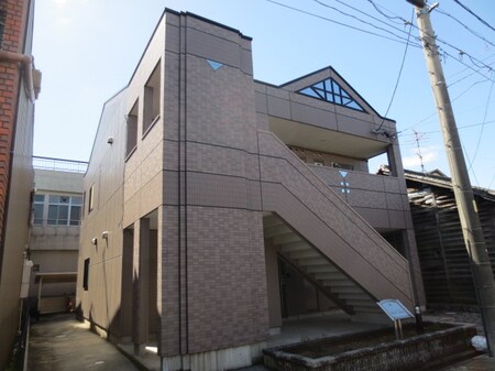 メゾン・リヴィエール外観写真