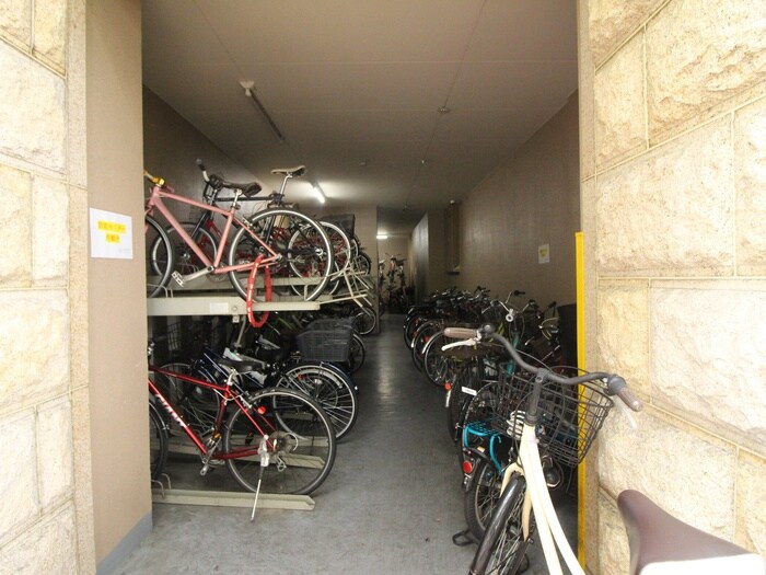 物件外観写真5　(駐輪場)