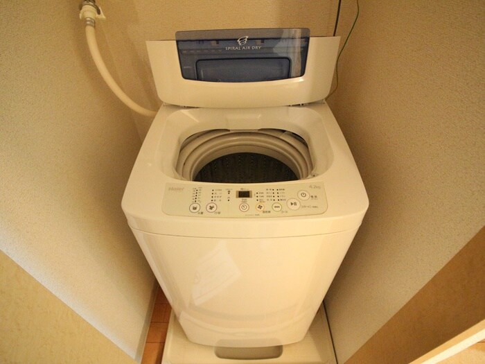 物件内観写真11　(洗濯機置場)