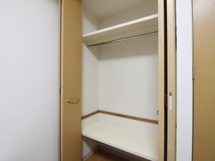 物件内観写真12　(収納)