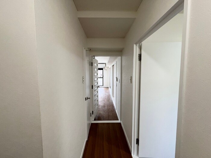 物件内観写真17　(廊下)