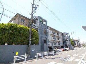 ライフ新緑外観写真