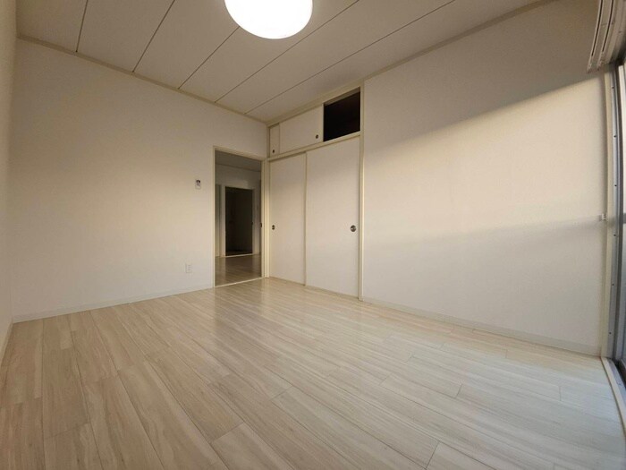 物件内観写真18　(居室)