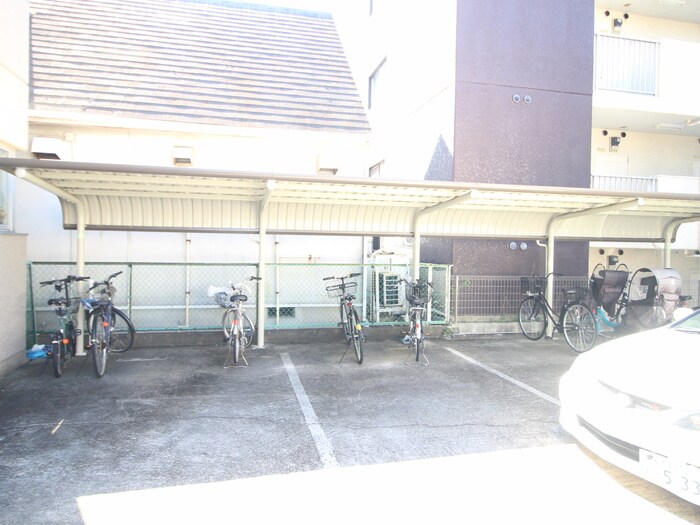 物件外観写真5　(駐輪場)