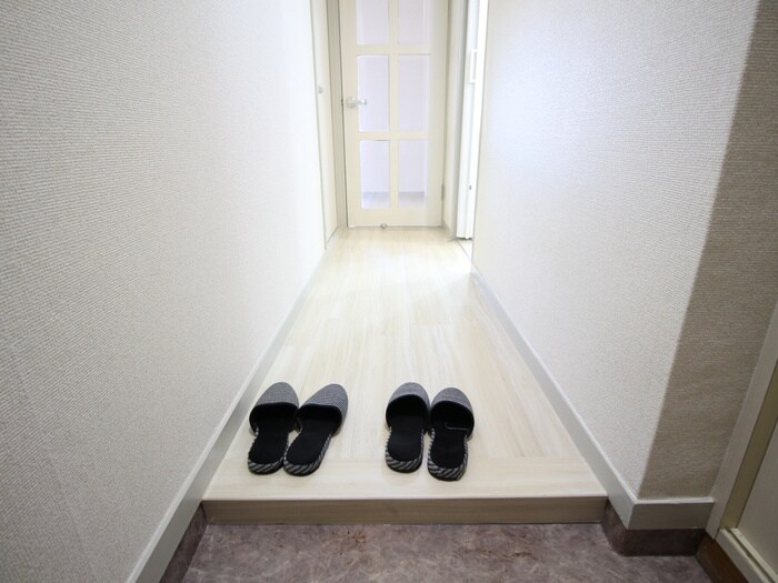物件内観写真13　(玄関)