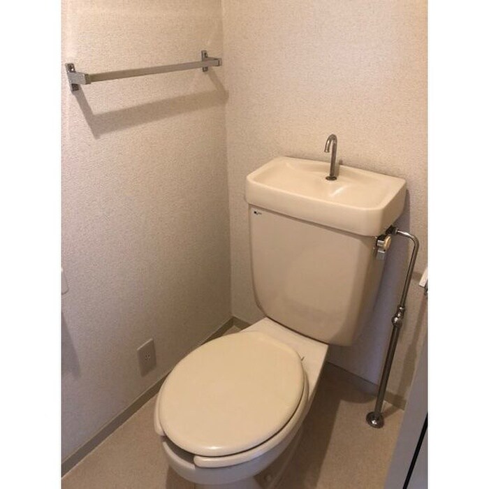 物件内観写真9　(トイレ)