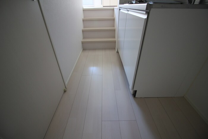物件内観写真18　(廊下)