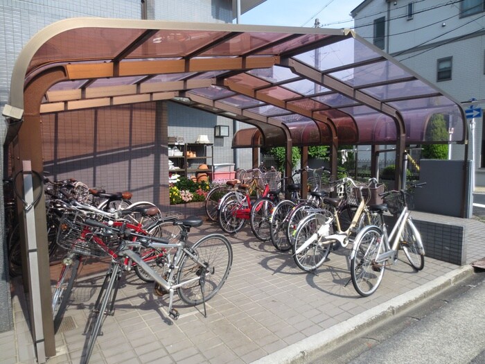 物件外観写真3　(駐輪場)