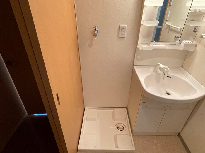 物件内観写真14　(洗濯機置場)