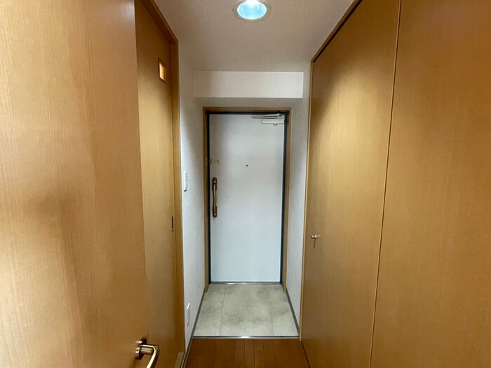 物件内観写真18　(玄関)