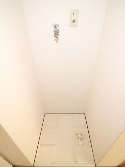 物件内観写真11　(洗濯機置場)