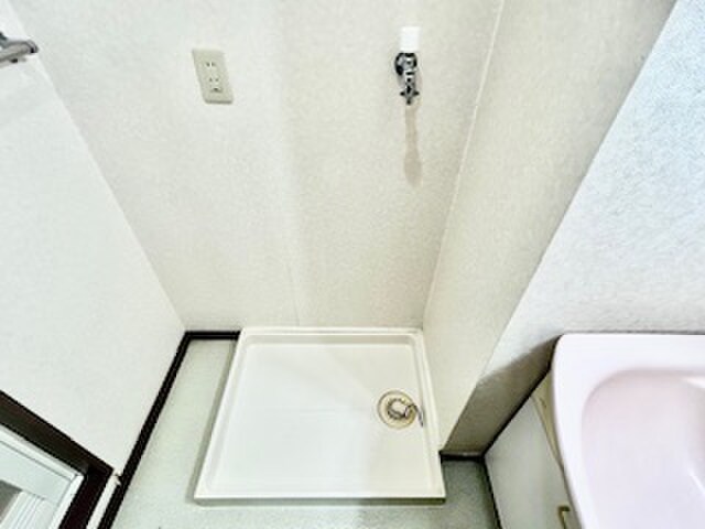 物件内観写真18　(洗濯機置場)