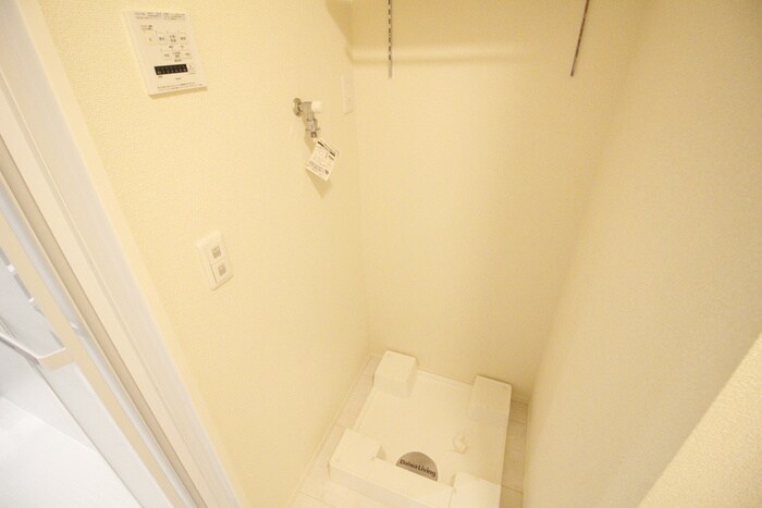 物件内観写真15　(洗濯機置場)