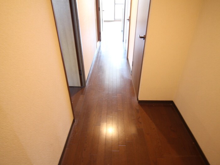 物件内観写真16　(廊下)