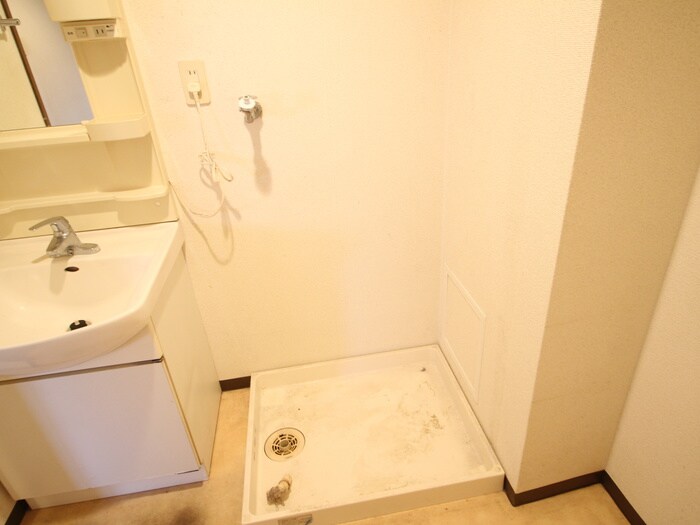 物件内観写真17　(洗濯機置場)