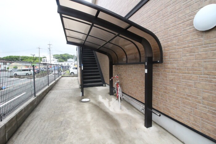 物件外観写真5　(駐輪場)