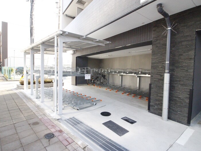 物件外観写真4　(駐輪場)
