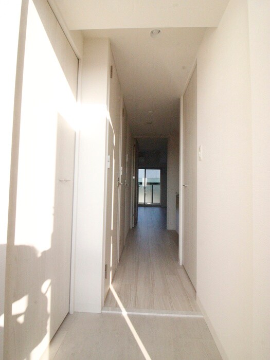 物件内観写真10　(玄関)