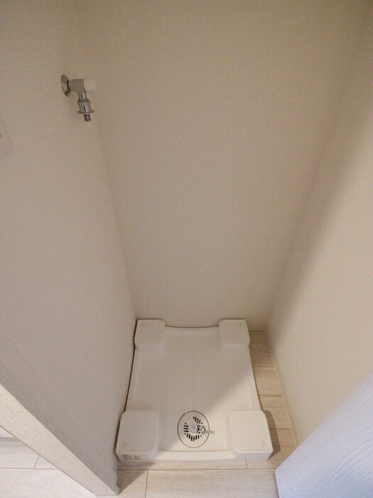 物件内観写真15　(洗濯機置場)