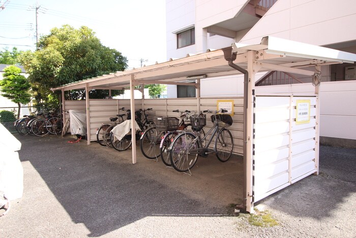 物件外観写真5　(駐輪場)