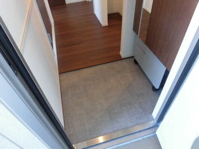 物件内観写真6　(玄関)