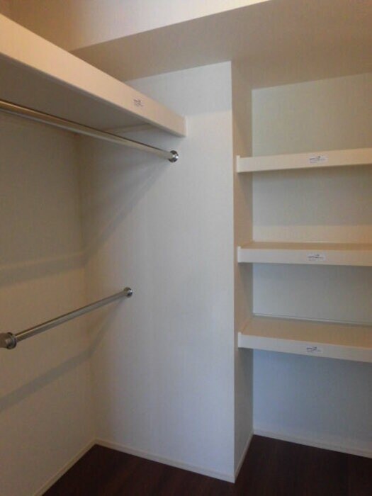 物件内観写真13　(収納)