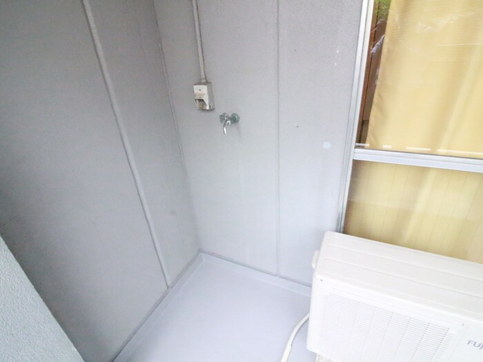 物件内観写真15　(洗濯機置場)