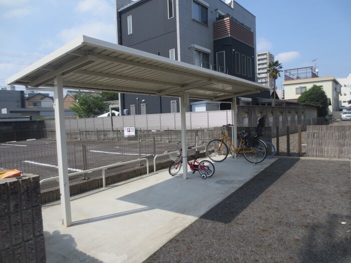 物件外観写真5　(駐輪場)