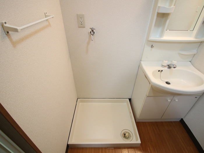 物件内観写真11　(洗濯機置場)