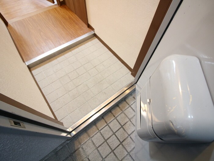 物件内観写真17　(玄関)