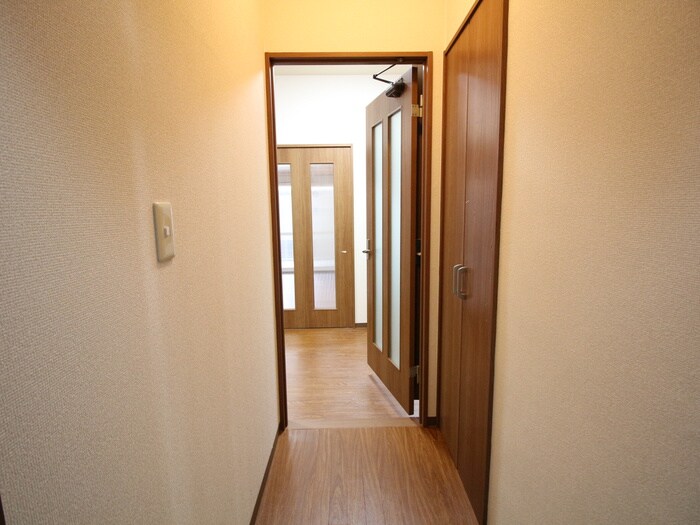 物件内観写真18　(廊下)