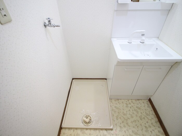 物件内観写真15　(洗濯機置場)