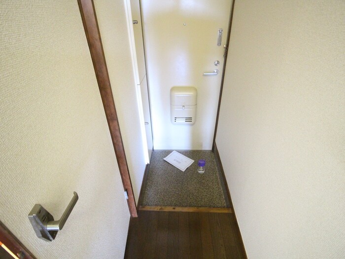 物件内観写真16　(玄関)