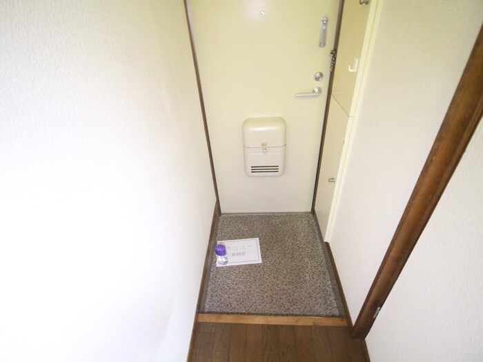 物件内観写真16　(玄関)