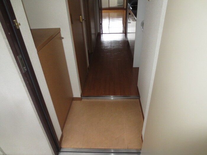物件内観写真7　(玄関)