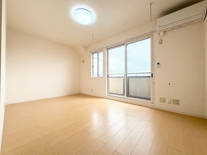 物件内観写真9　(居室)