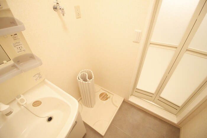 物件内観写真15　(洗濯機置場)